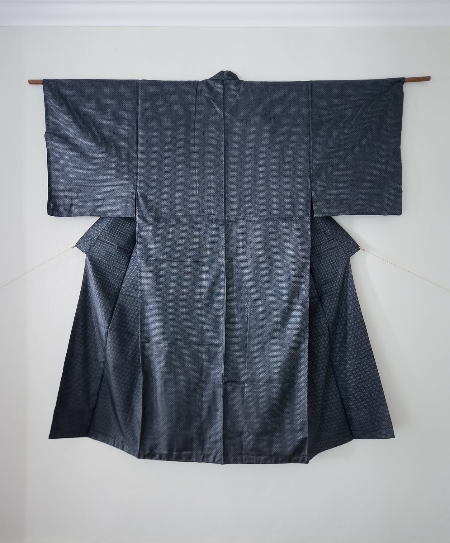 Hundred-tortoise motif indigo kimono