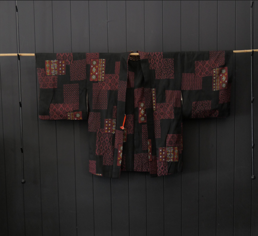 Red-dotted woman's haori with strings