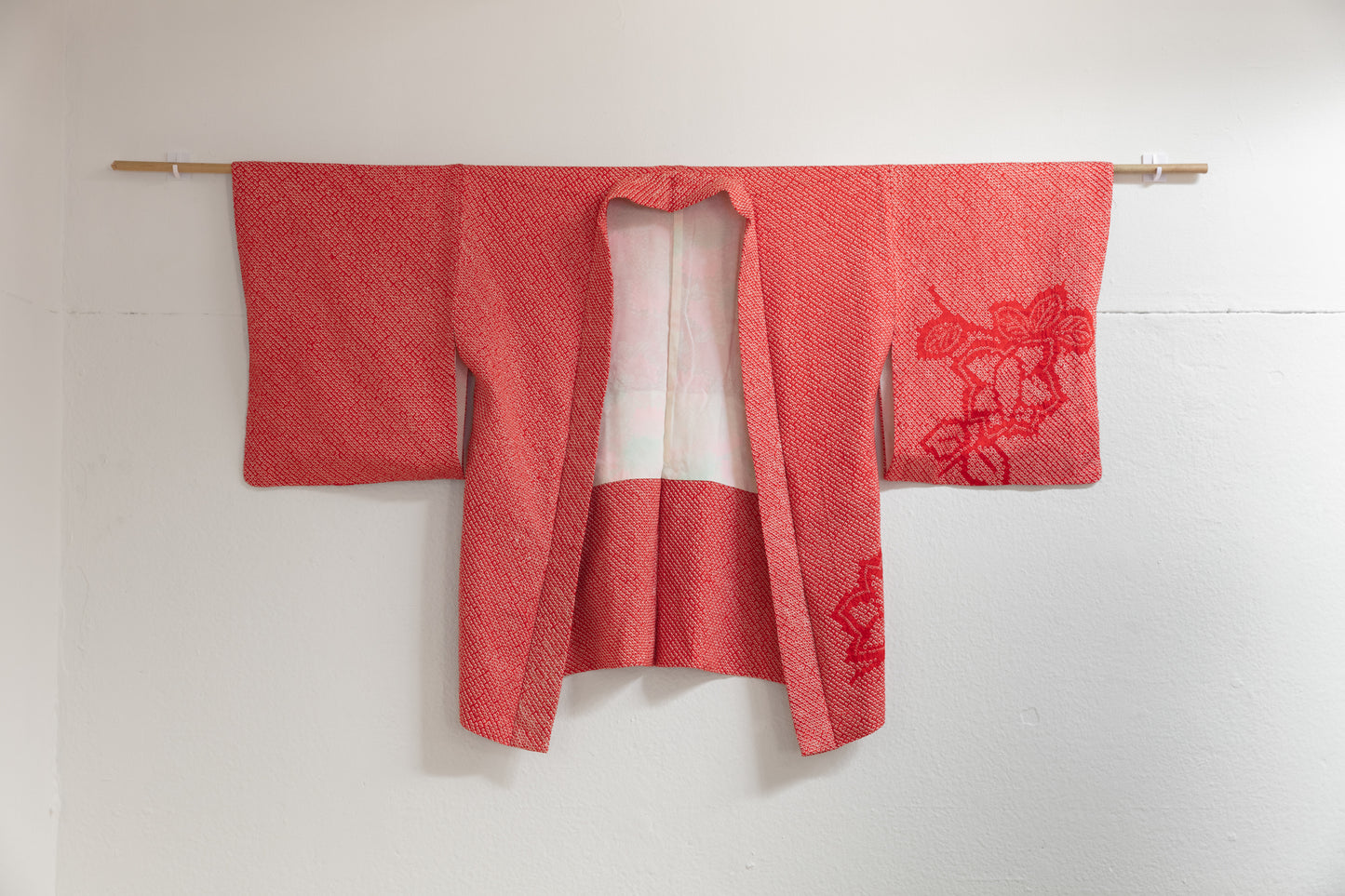 Red shibori hexagon pattern haori