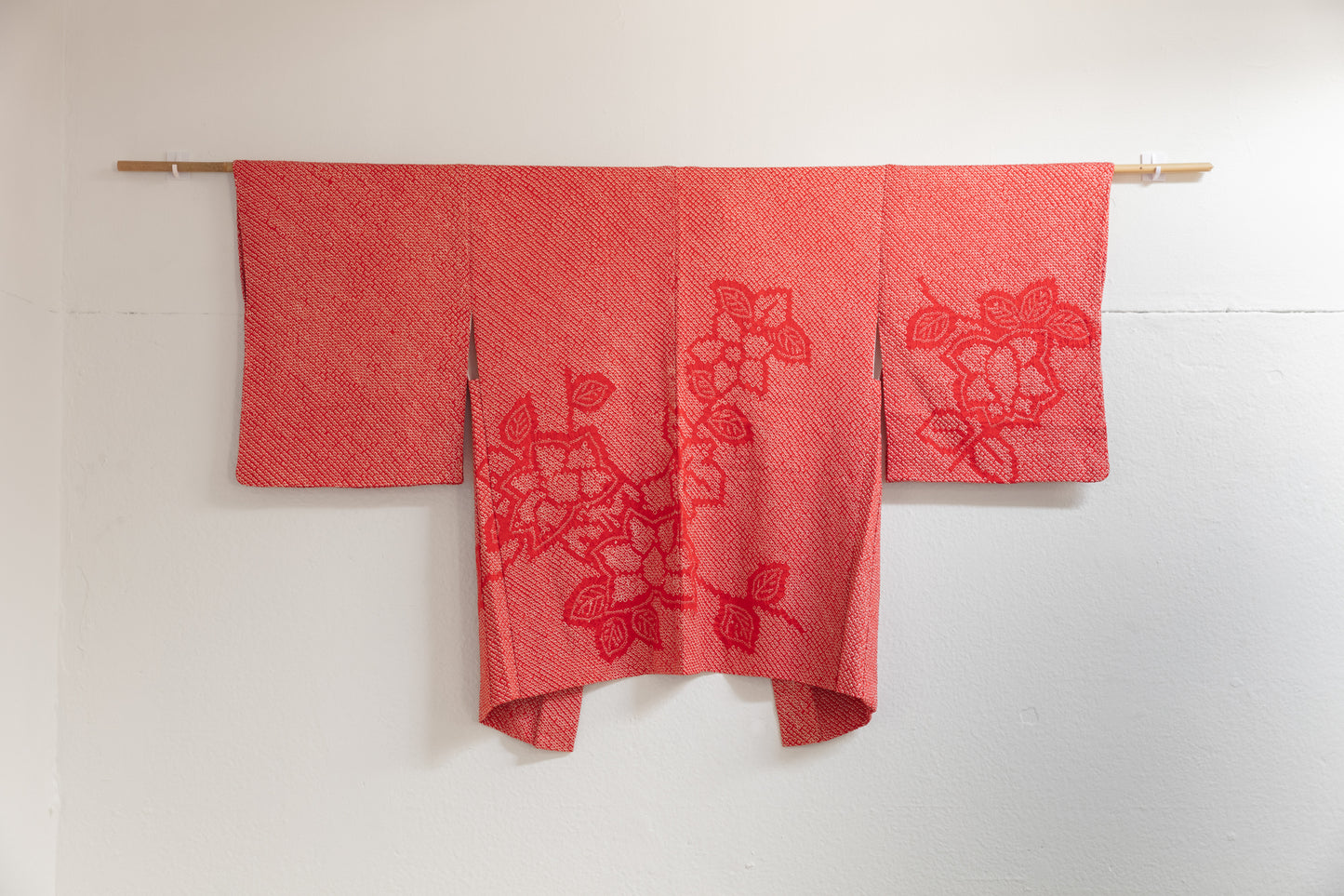 Red shibori hexagon pattern haori