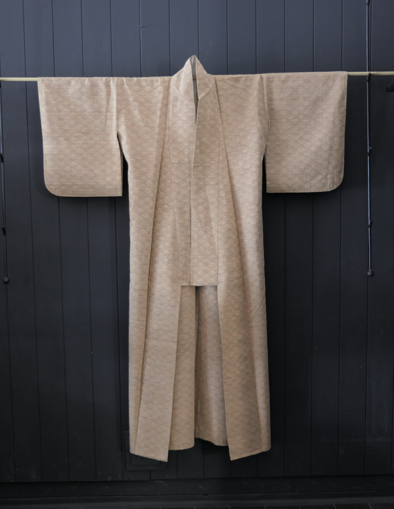 Tonal wave-weft kimono