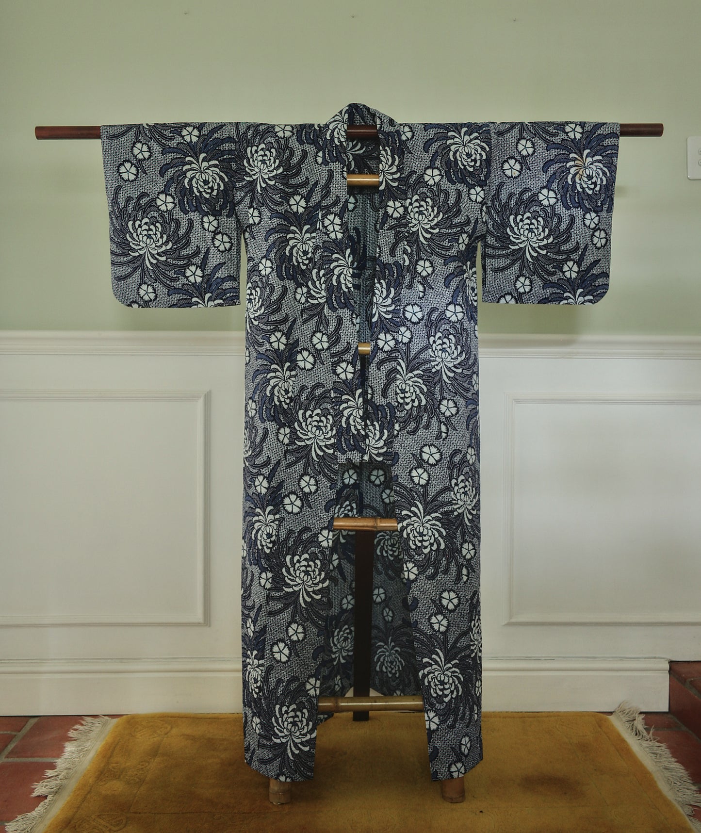 Cotton yukata with Chrysanthemum print