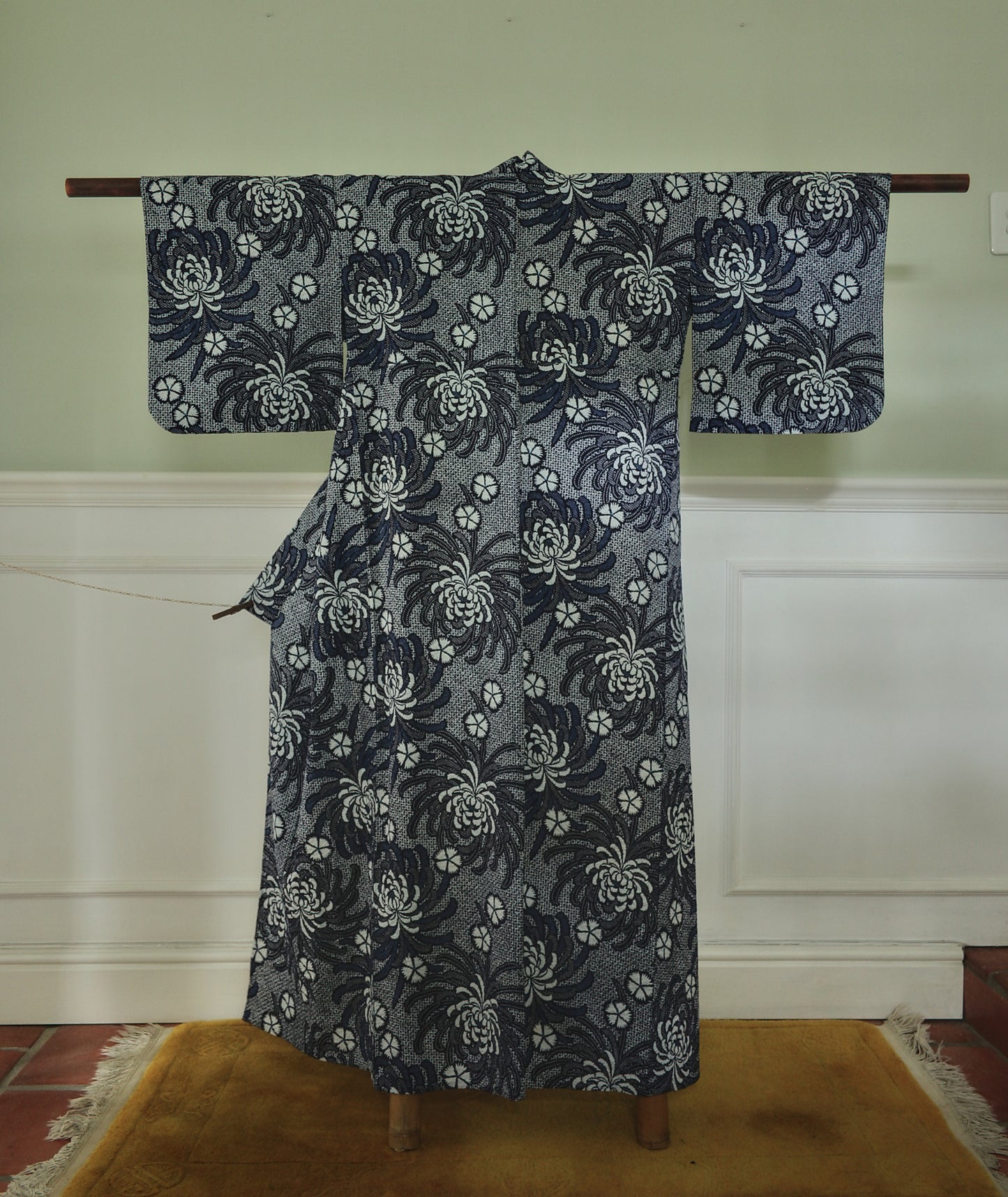 Cotton yukata with Chrysanthemum print