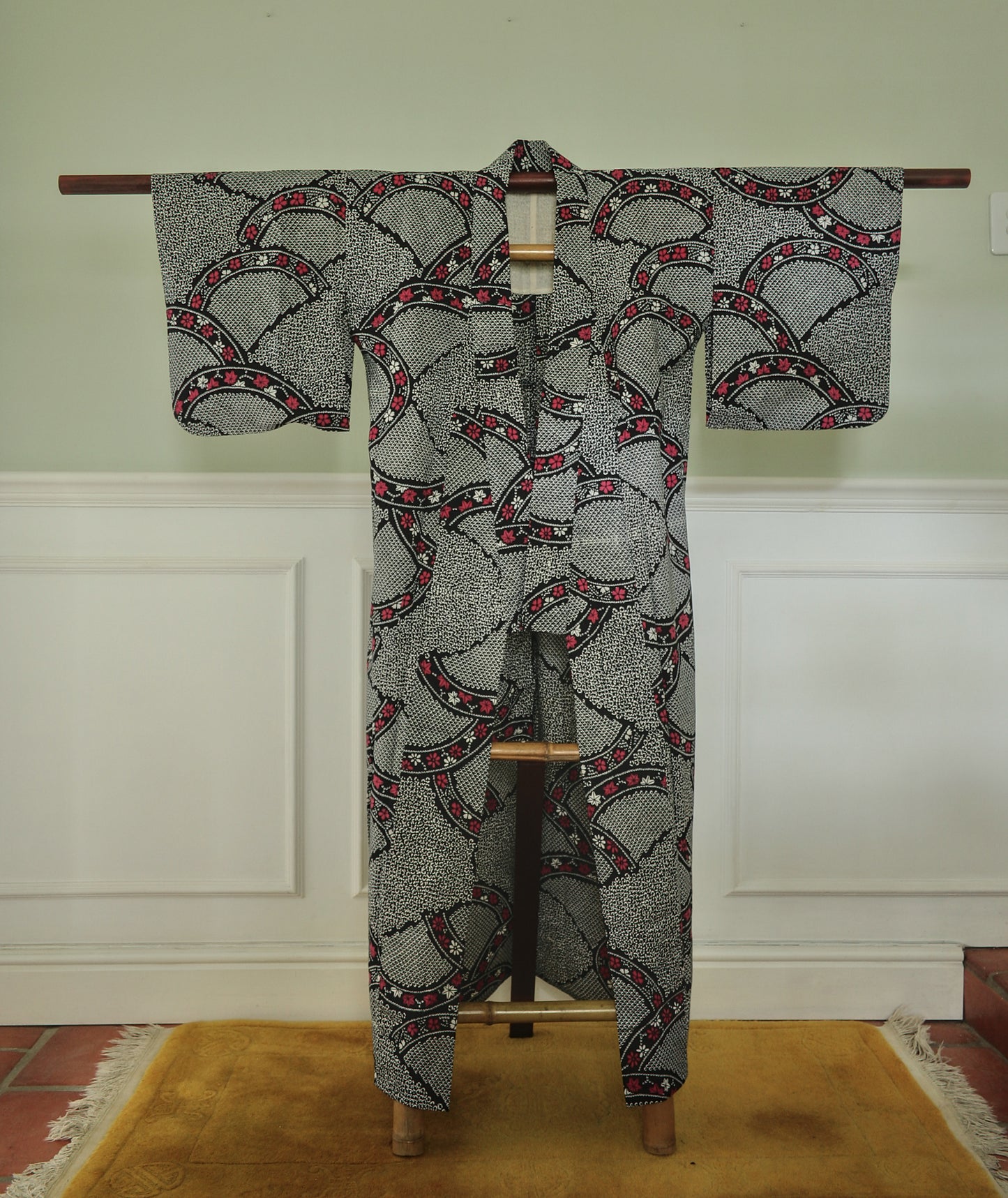 Lightweight cotton yukata with floral print