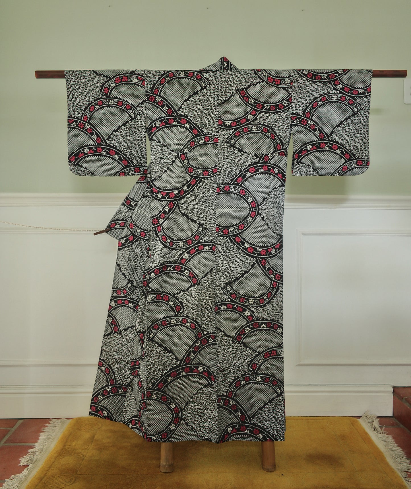 Lightweight cotton yukata with floral print